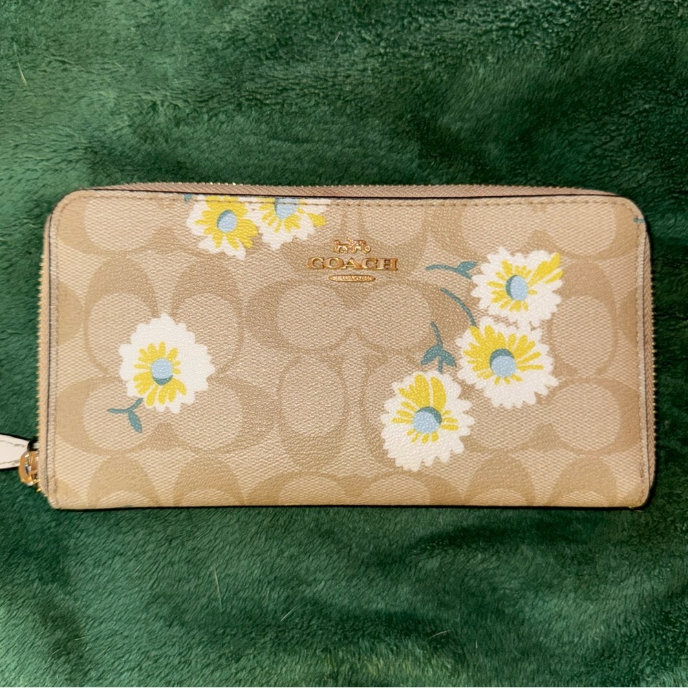 COACH, Signature Canvas Daisy Print Zip Accordion Wallet